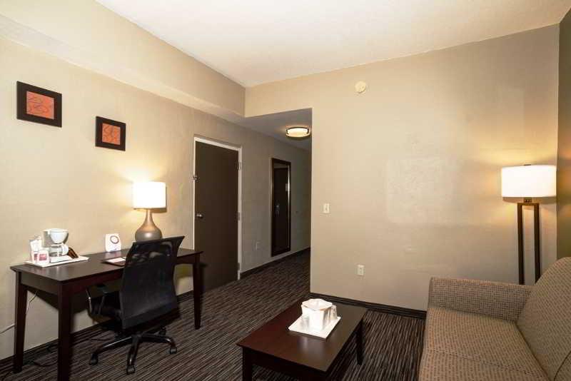 Comfort Suites Clearwater - Dunedin Exterior photo
