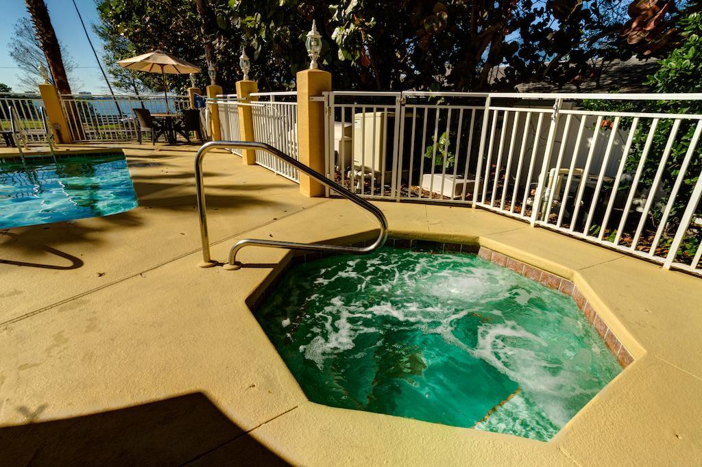 Comfort Suites Clearwater - Dunedin Exterior photo